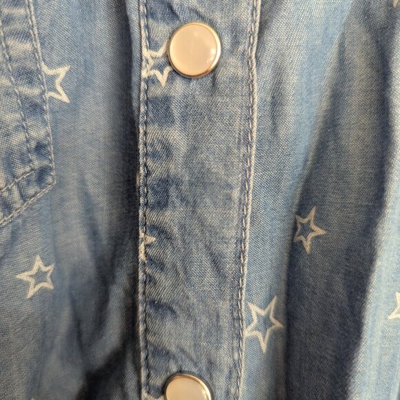 Motherhood Maternity Soft Denim Button Up Shirt - Size M - Picture 4 of 4